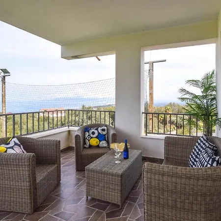 דירה Lovely Apartment In Palmi