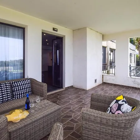 Lovely Apartment In Palmi
